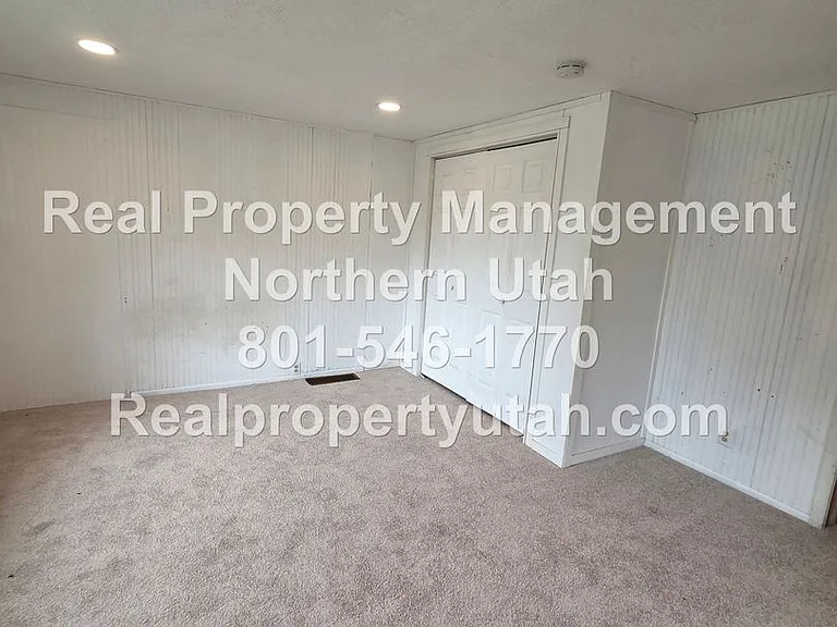 1487 Adams Ave — Photo 11