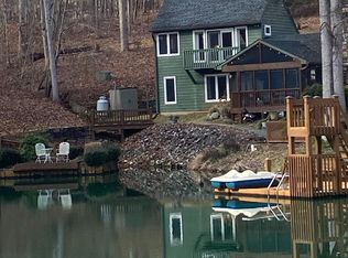 1453 Miles Country Ln, Evington, VA 24550