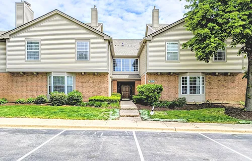 1751 Sleepy Hollow Ct #7 Photo 1