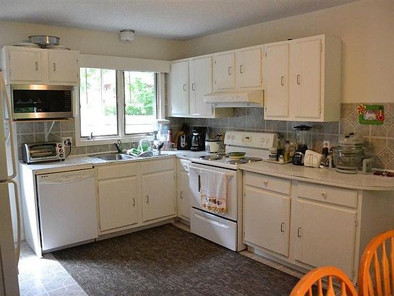 3rd image of 133 Greenwood Ave