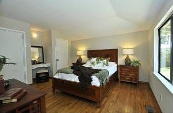 4th image of 1321 University Dr