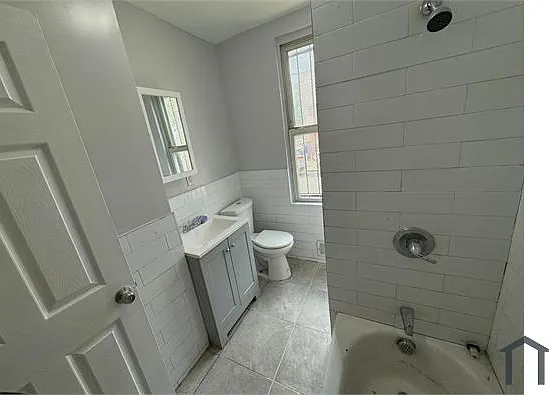 65 Hawkins St #3 — Photo 4