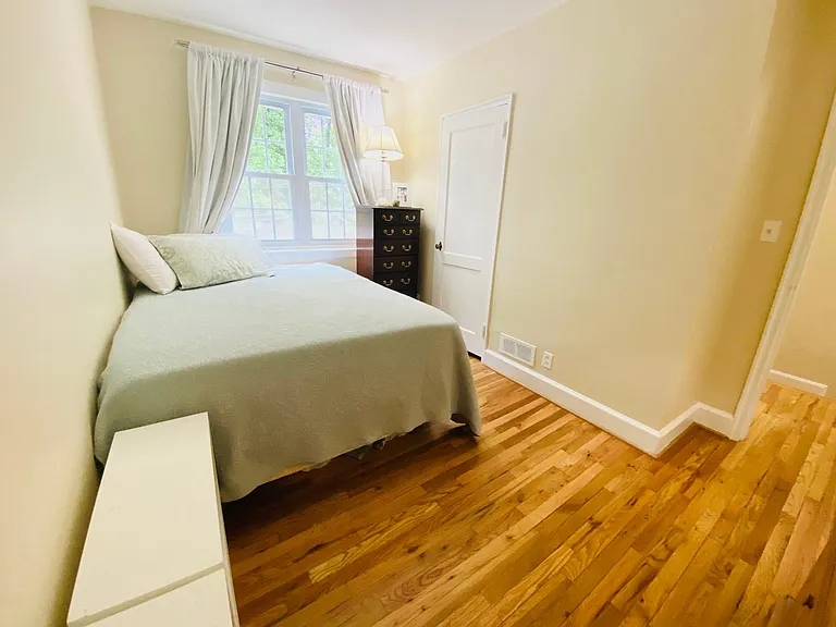 2548 E Greenbrier Rd #G — Photo 10