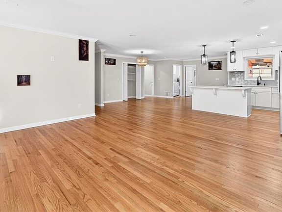 3rd image of 1256 Cloister Dr