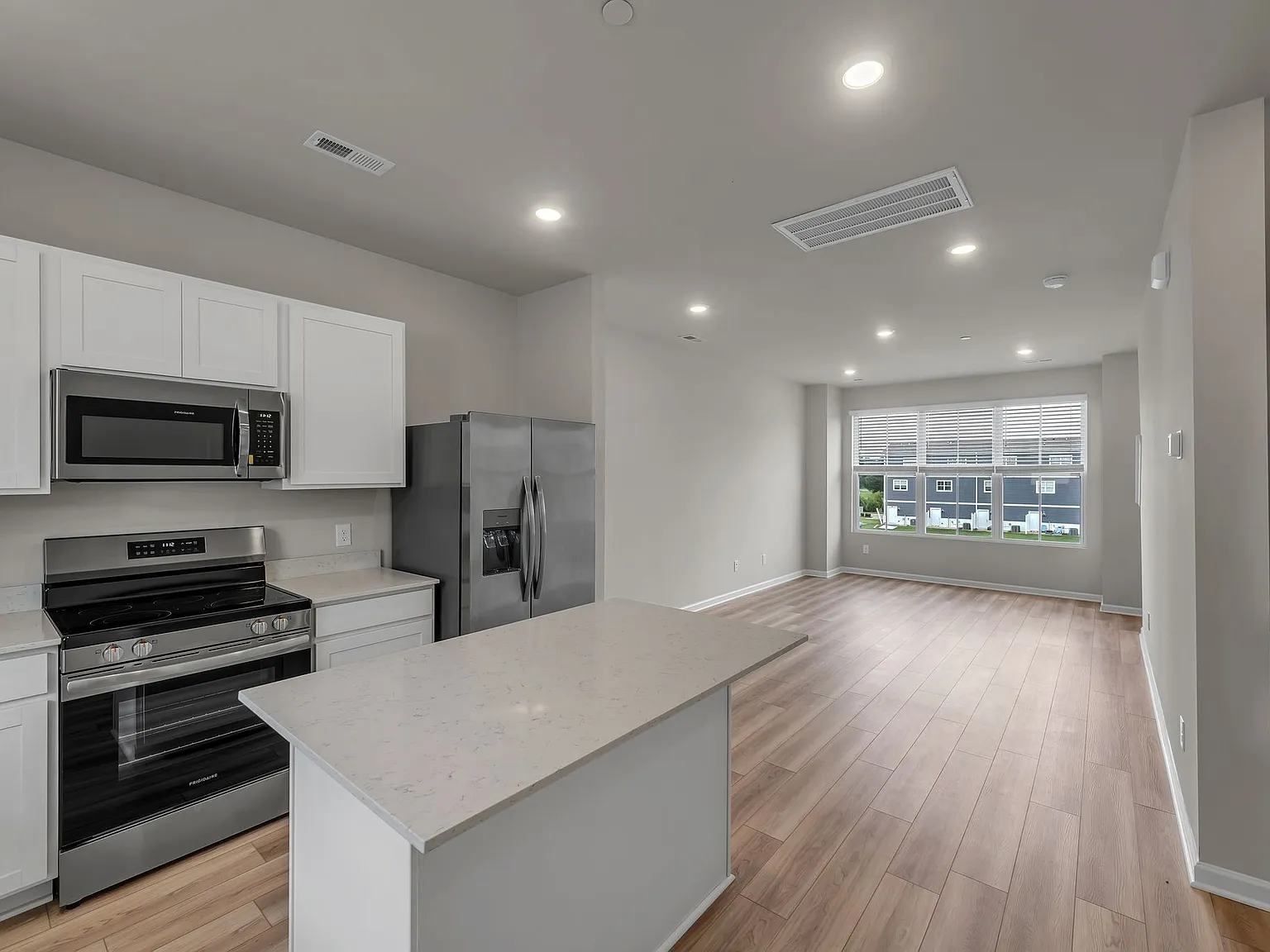 2 bed, 2.5 bath, 1089 sqft, $1,750 — Photo 3