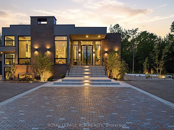 3rd image of 3404 Vivian Rd
