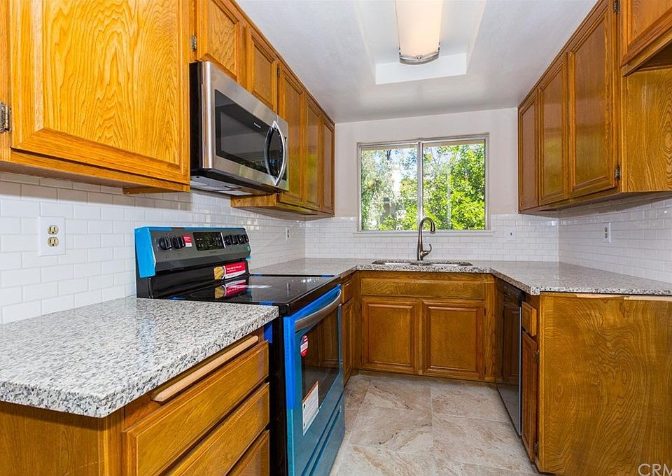 1st image of 2409 College Ln