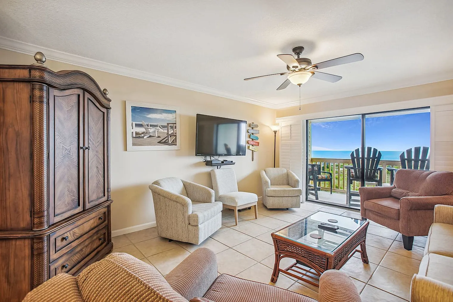 2 bed, 2.0 bath, 1119 sqft, $6,967 — Photo 4