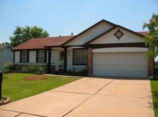 816 Brickingham Dr, Saint Peters, MO 63376
