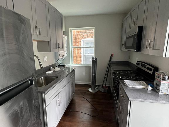3rd image of 1608-1610 Maury St