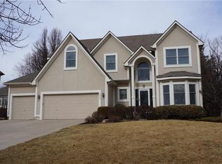 2408 Winterfield Ct, Lees Summit, MO 64081