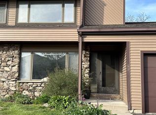 549 Knightsbridge Rd, Waunakee, WI 53597