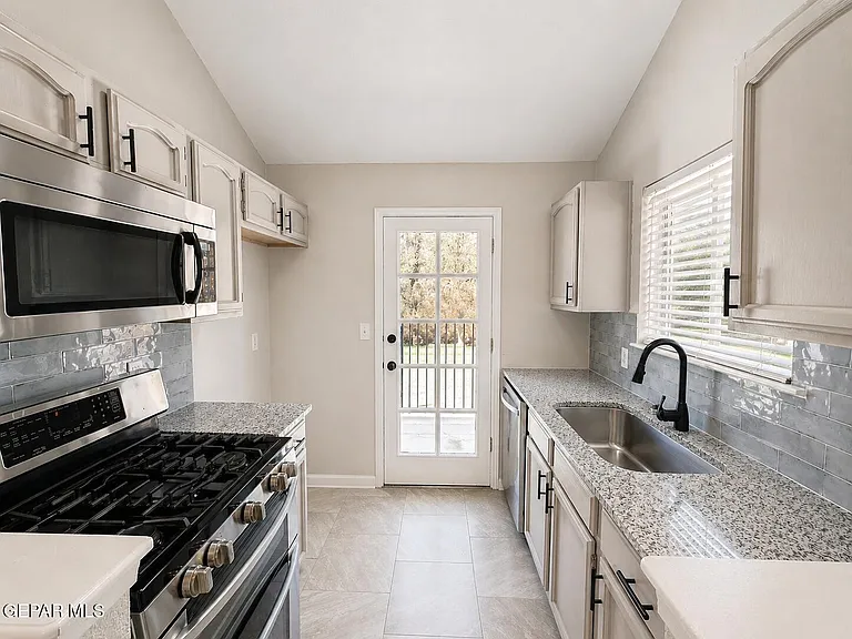 11409 Chickasaw Dr — Photo 9