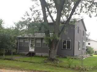 372 E Shorewood Dr, Round Lake Beach, IL 60073