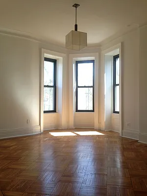 Rented by Skygroup Realty | media 34