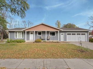 904 15th Ave SW, Willmar, MN 56201