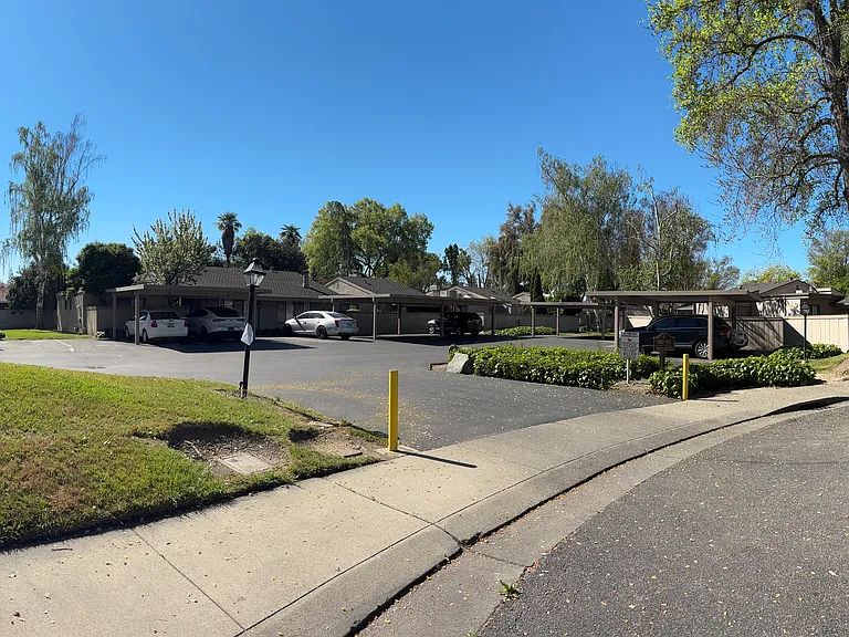 3450 W Benjamin Holt Dr — Photo 12