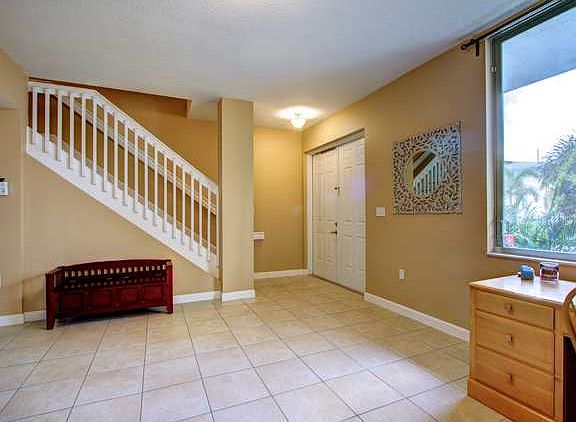 5th image of 2130 Van Buren St APT 204