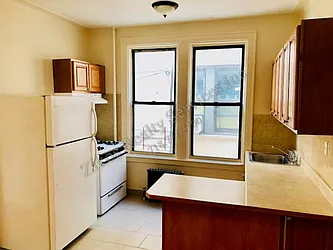 Rented by Zikos Realty Services