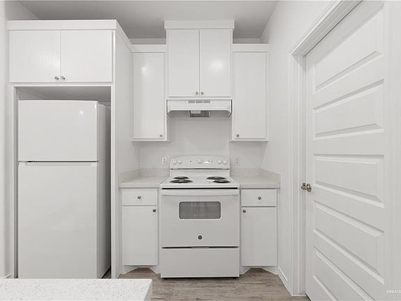 5th image of 2903 Maria Dr