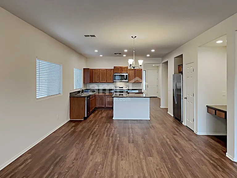 1232 W Desert Hollow Dr — Photo 5