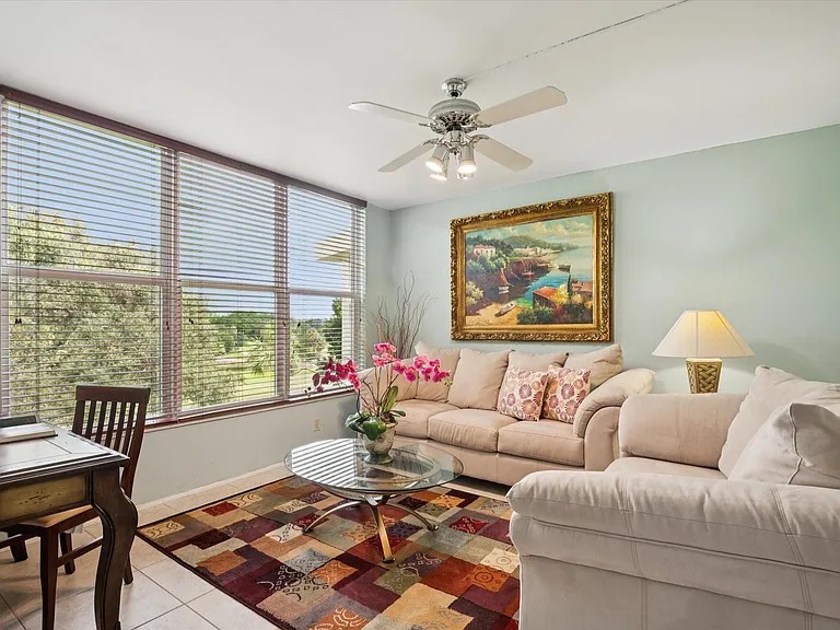 3900 Oaks Clubhouse Dr #409 — Photo 10