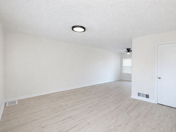 3rd image of 5246 4th St