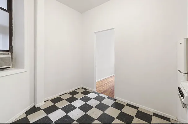 Rented by Warburg | media 11