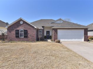 9262 Columbia St, Sapulpa, OK 74066
