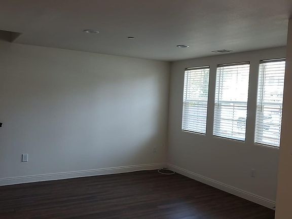 3rd image of 1762 Patricia Ave Unit 3