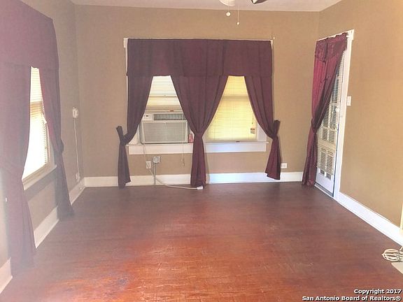 5th image of 204 Robert E Lee St