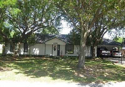 1st image of 4605 Powell Ln