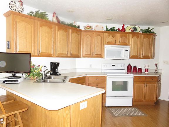 2nd image of 29817 Redfield St