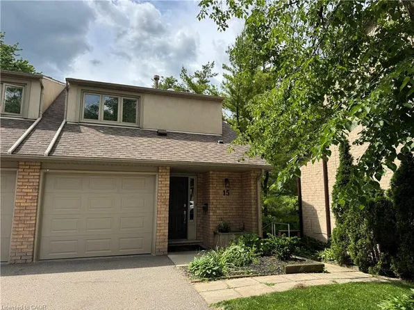 109 Wilson St W #15, Hamilton, ON L9G 1N4