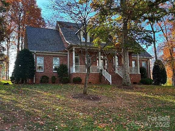 2nd image of 109 Sumter Dr