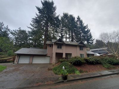 7025 London Dr, Eureka, CA, 95503