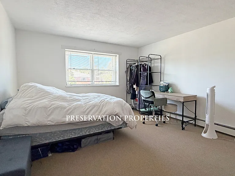1077 Chestnut St #8 — Photo 10
