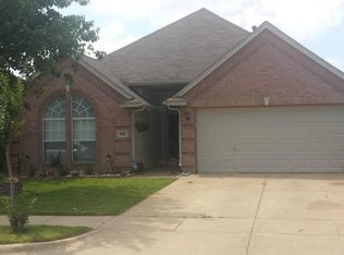 9032 Saranac Trl, Fort Worth, TX 76118