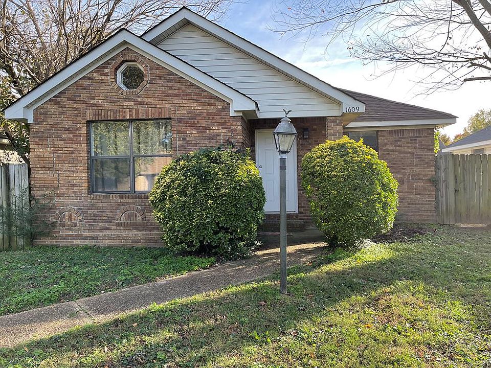 1st image of 1609 Auburn Pl