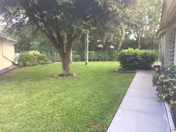 2nd image of 1201 Fosters Mill Ln