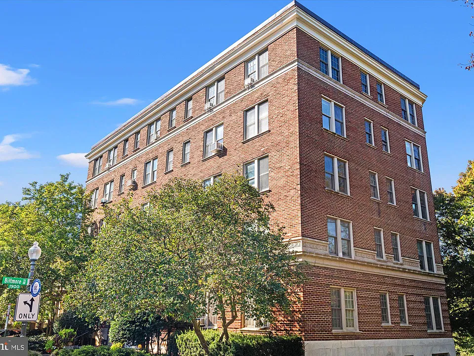 2456 20th St NW #303