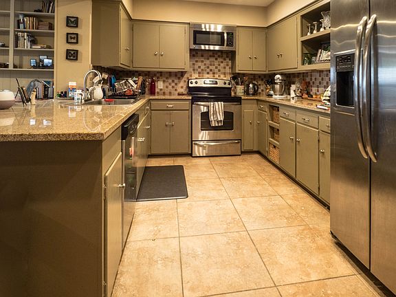 3rd image of 9853 Cloister Dr
