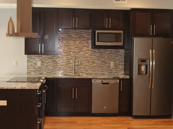 708 N 19th St, Philadelphia, PA 19130