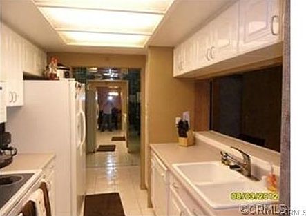 5th image of 600 W 9th St APT 1211