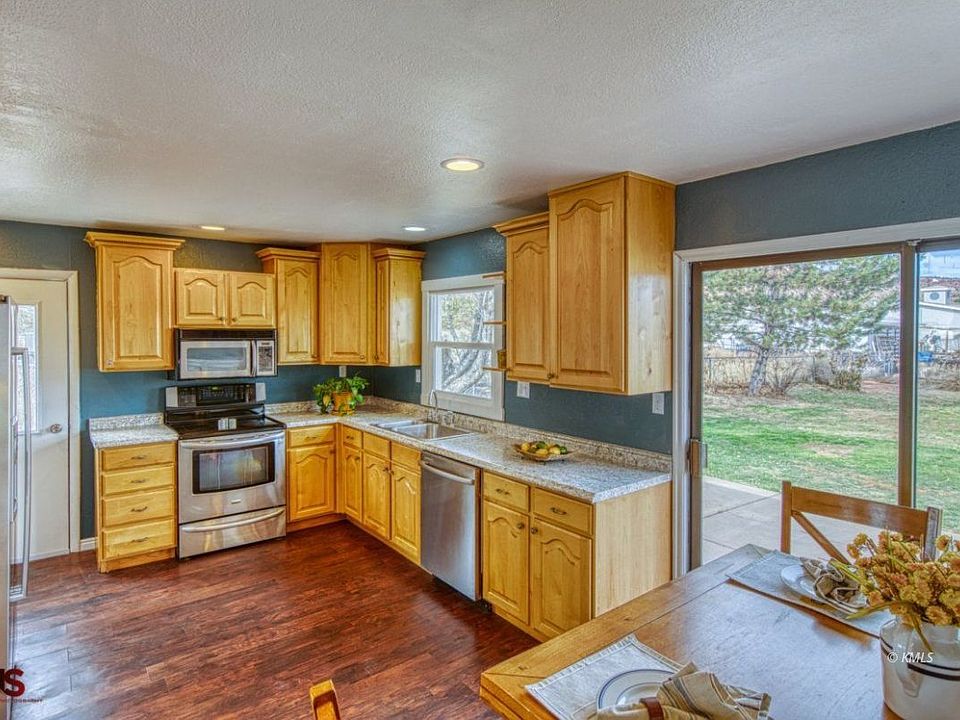 1st image of 714 W Vance Dr