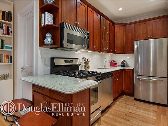 3rd image of 66 Madison Ave APT 11L