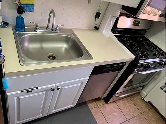 Rented by Prime Realty | media 20