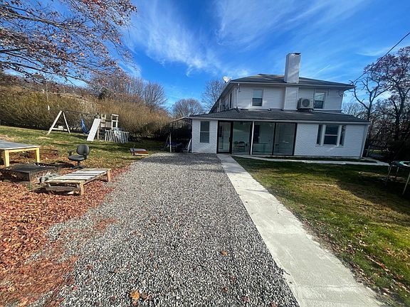 2nd image of 96 Weston Pl