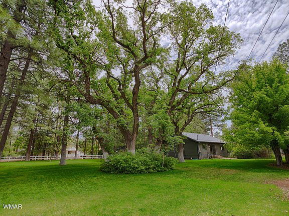 3rd image of 934 N Moonridge Dr