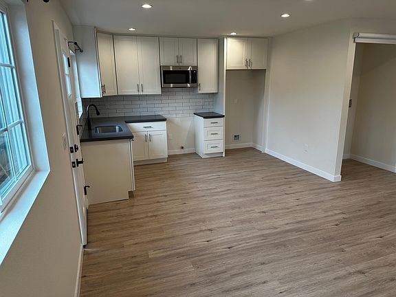 2nd image of 416 E Lemon Ave